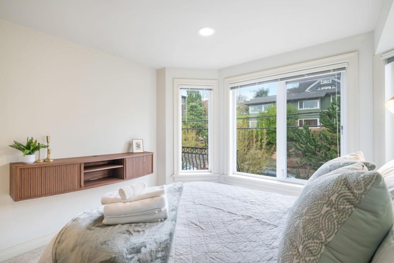 3br 2ba Kinnear Townhouse In Queen Anne,